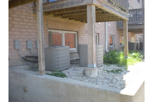 Building Photo - 2559 E Stellon St
