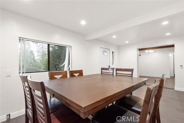 Building Photo - 55305 S Circle Dr