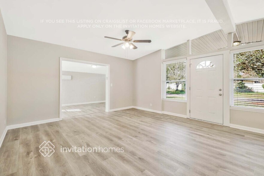 Building Photo - 7444 Sandhurst Rd S