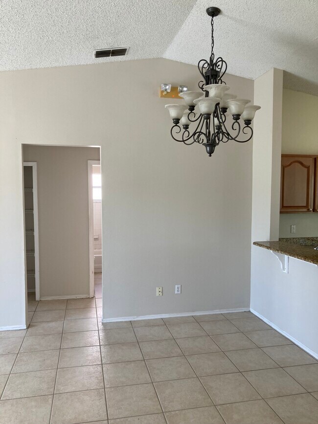 Building Photo - 272 Indian Point Cir