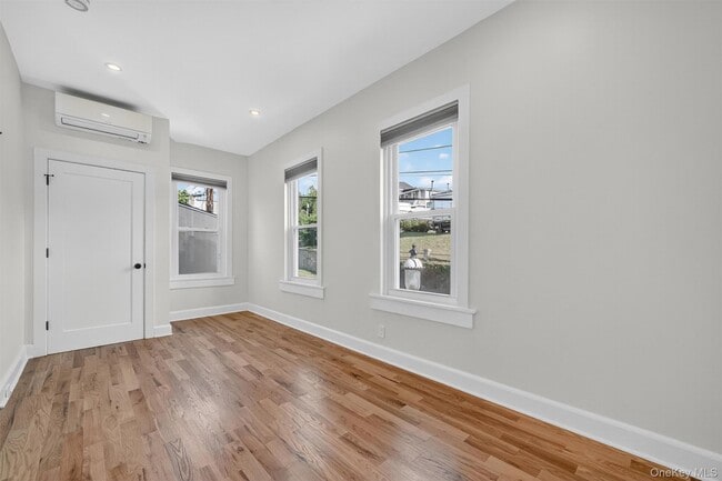 Building Photo - 79 Main St