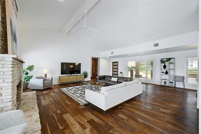 Building Photo - 5700 Penick Dr