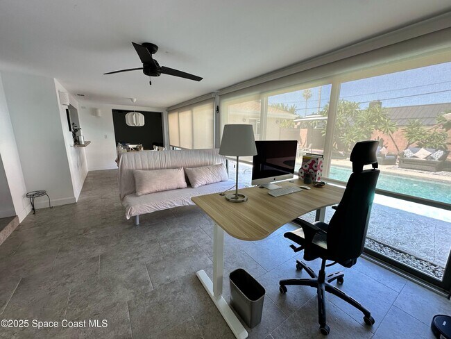 Building Photo - 302 W Osceola Ln