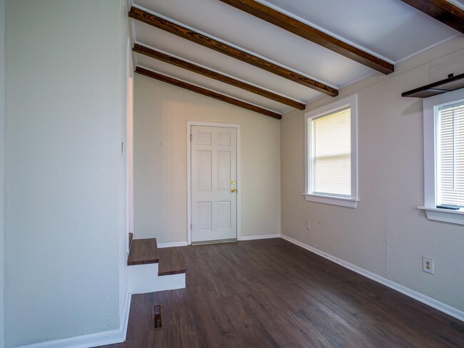Building Photo - 6141 E Farm to Market 1431