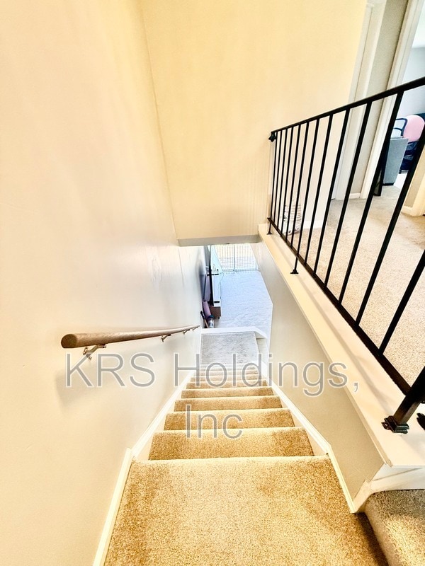 Building Photo - 4232 Stockbridge Dr