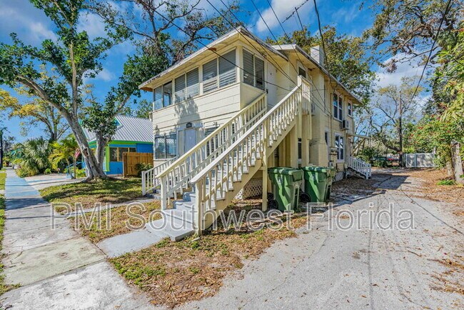 Building Photo - 1016 10th Ave W