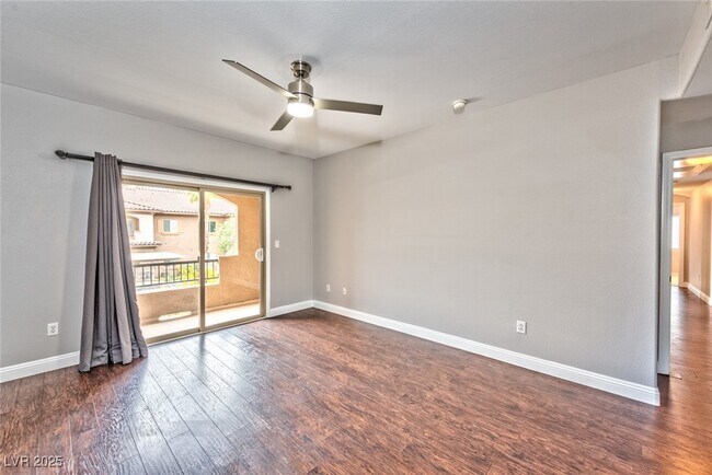 Building Photo - 7701 W Robindale Rd