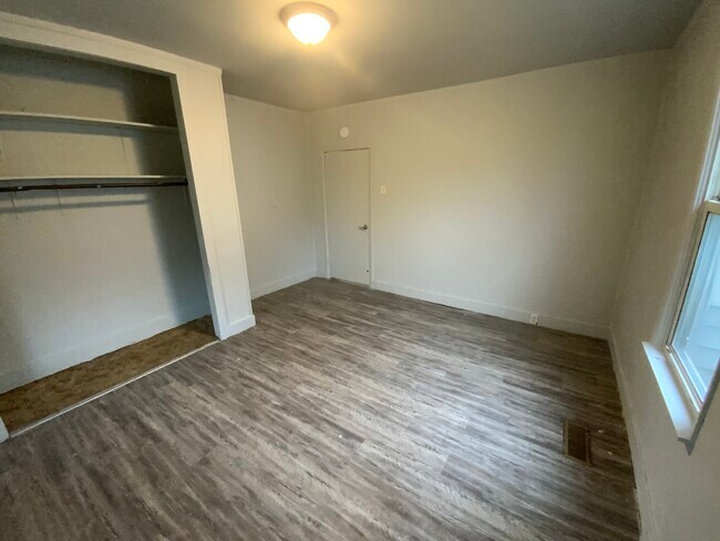 Building Photo - 56 Bismark St