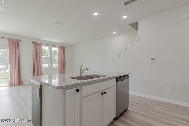 Building Photo - 14438 Macadamia Ln