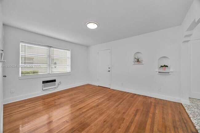 Building Photo - 27 Phoenetia Ave