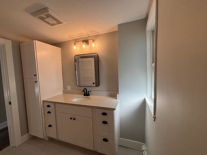 Bathroom - 82 North St