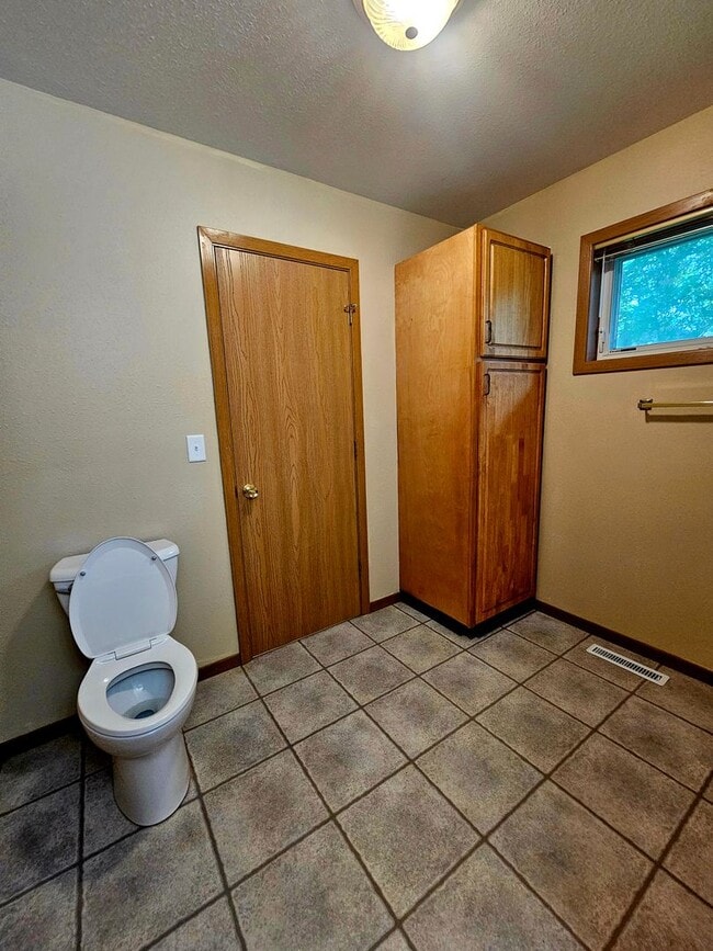 Building Photo - 3 Bedroom House built in 2003 Located in a...