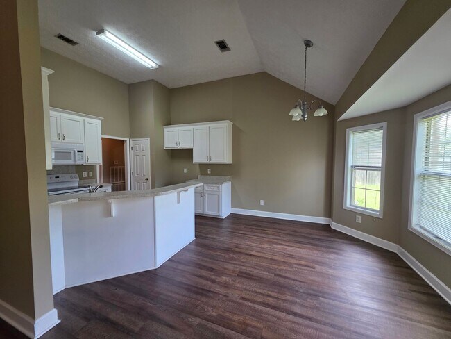 Building Photo - Home in Prattville