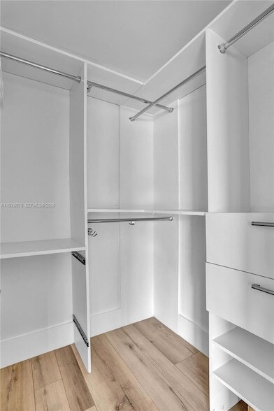 Building Photo - 1194 Hillsboro Mile Unit 1