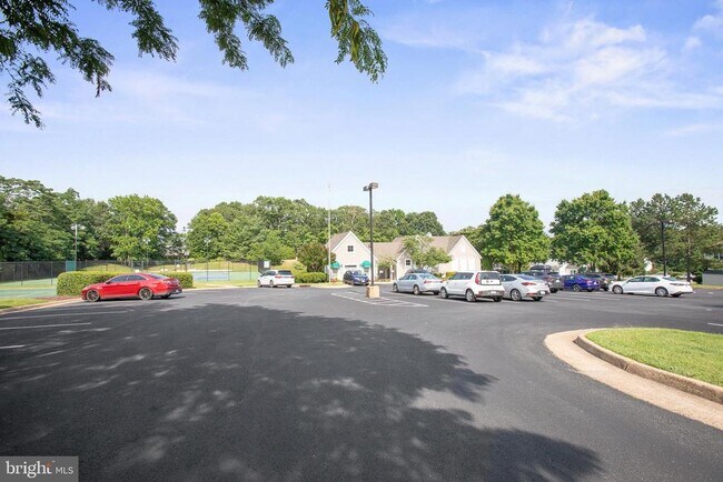 Building Photo - 4001 Mossy Bank Ln