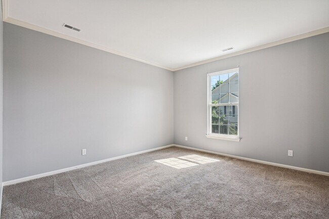 Building Photo - 1872 Cedar Valley Dr
