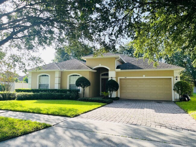 Primary Photo - 4 Bed 2 Bath Single Family House For Rent