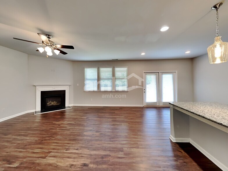 Building Photo - 3876 Woodoats Cir