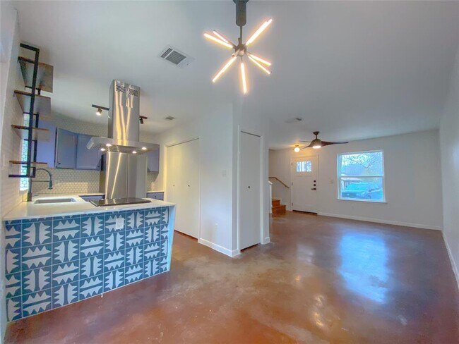 Building Photo - 7208 Meador Ave