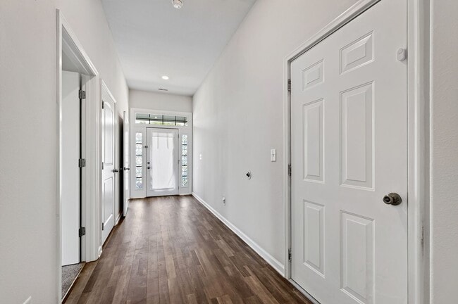 Building Photo - 4 Bedroom Ranch in Creedmoor!