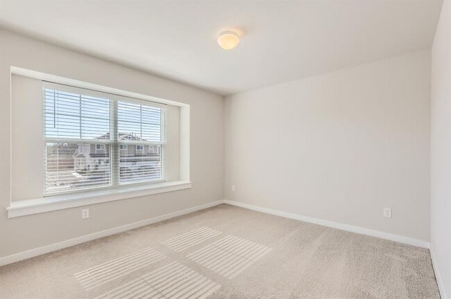 Building Photo - 2412 Lakey Cv