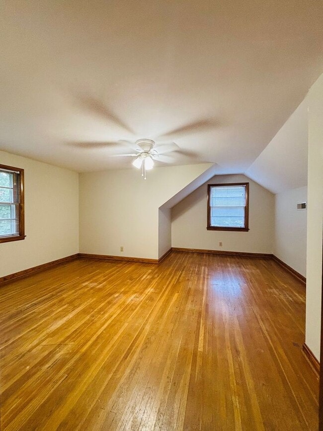 Building Photo - 126 Cottage Ln