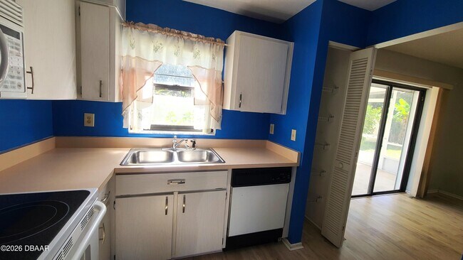 Building Photo - 428 Sandpiper Ct