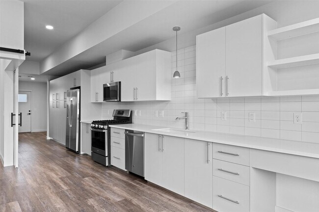 Building Photo - 4004 Banister Ln