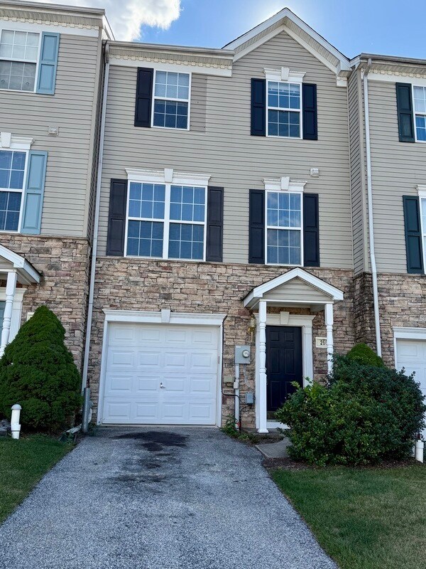 Primary Photo - 266 Bruaw Dr