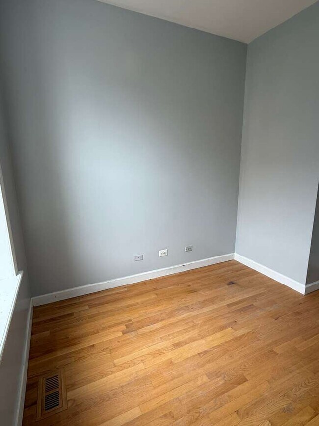 Building Photo - 448 N Aberdeen St