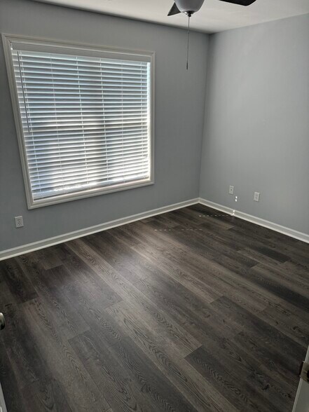 Building Photo - 216 Harlans Cir