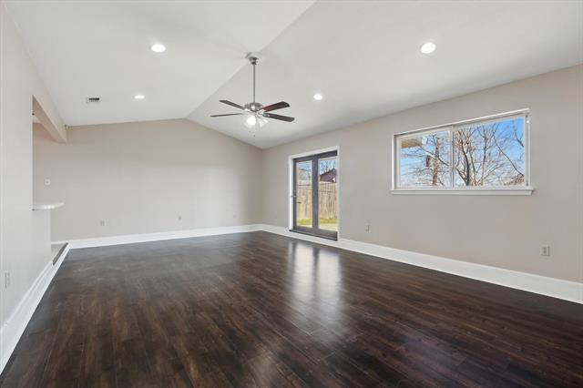 Building Photo - 2925 Portales Dr