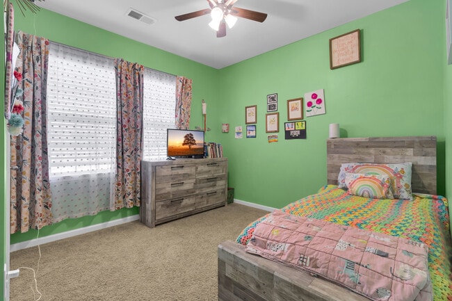 Building Photo - 402 Isabelle St