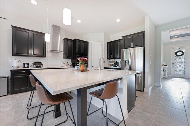 Building Photo - 13019 Stanthorne Ave