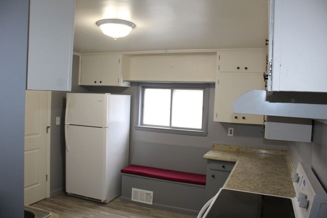 Building Photo - Available Now! Swartz Creek Schools!