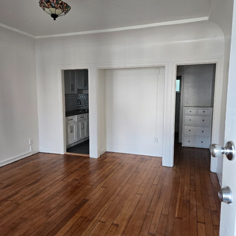 Building Photo - 829 N Formosa Ave