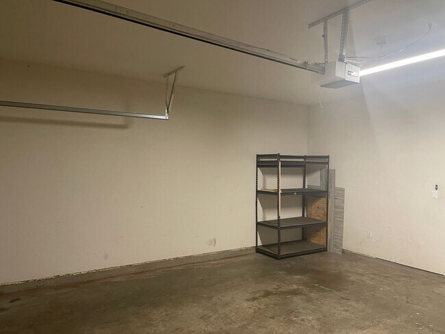 Building Photo - College Station - 4 Bedroom / 2.5 Bath / 2...