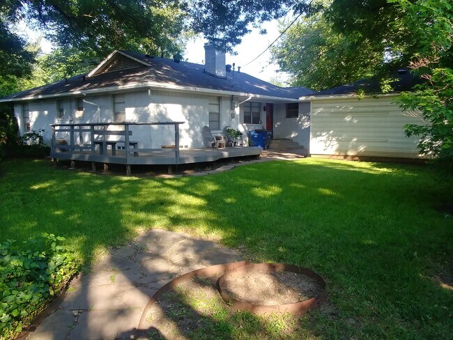 Building Photo - 7333 Wake Forrest Dr