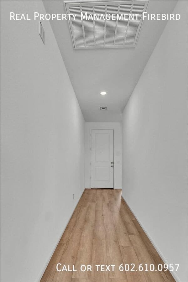 Building Photo - 18079 W Sand Hls Dr