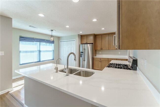 Building Photo - 6535 Glen Pond Trce