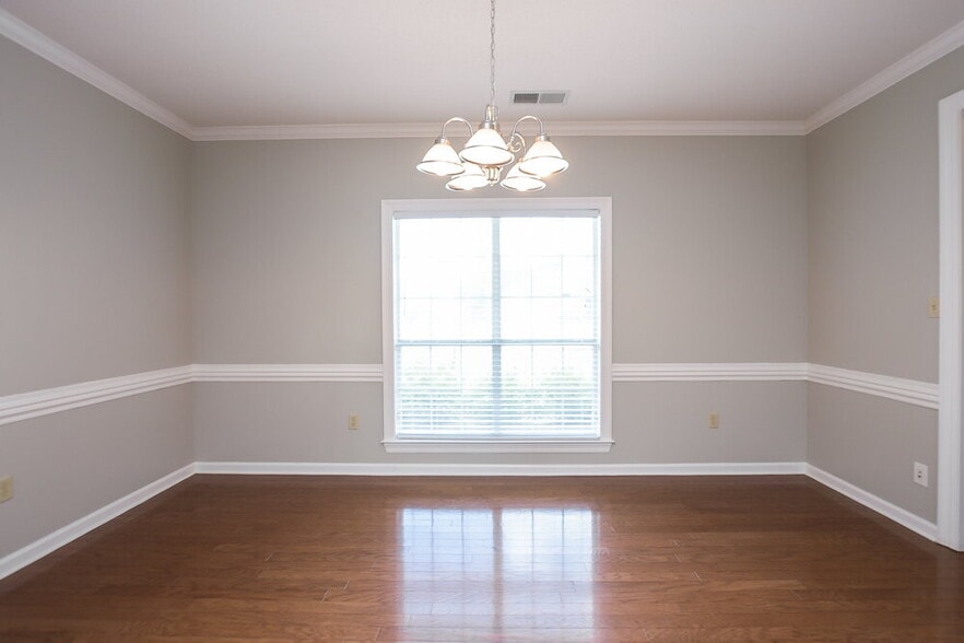 Building Photo - 13061 Sandbourne S