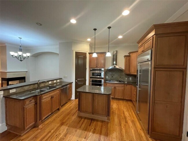 Building Photo - 384 16th St NW