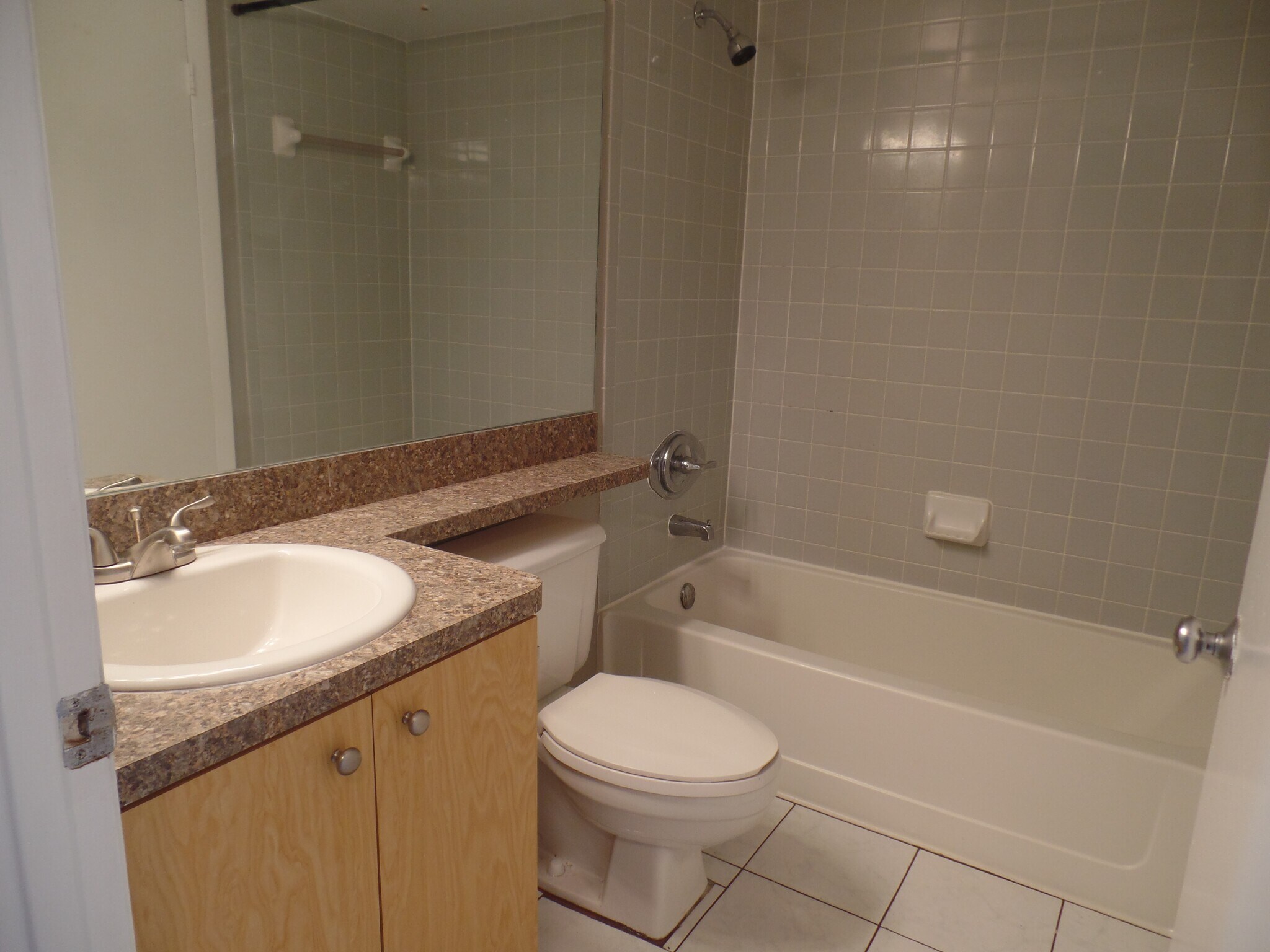 Building Photo - 2881 N Oakland Forest Dr