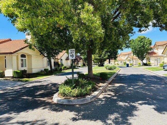 Building Photo - 228 River Pt