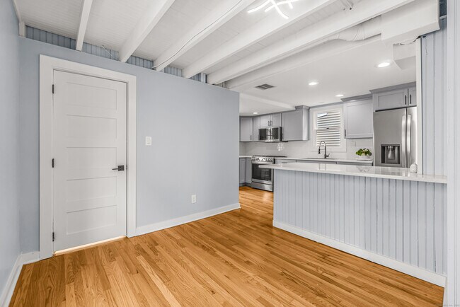 Building Photo - 155 Broadway