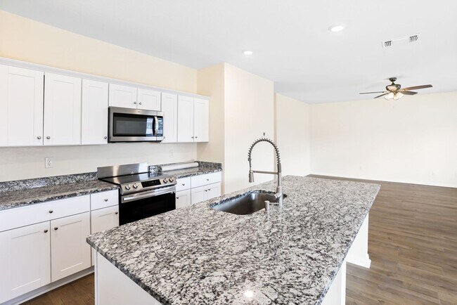 Building Photo - 5 Bed 3 Bath Home at Trails at Culebra sub...