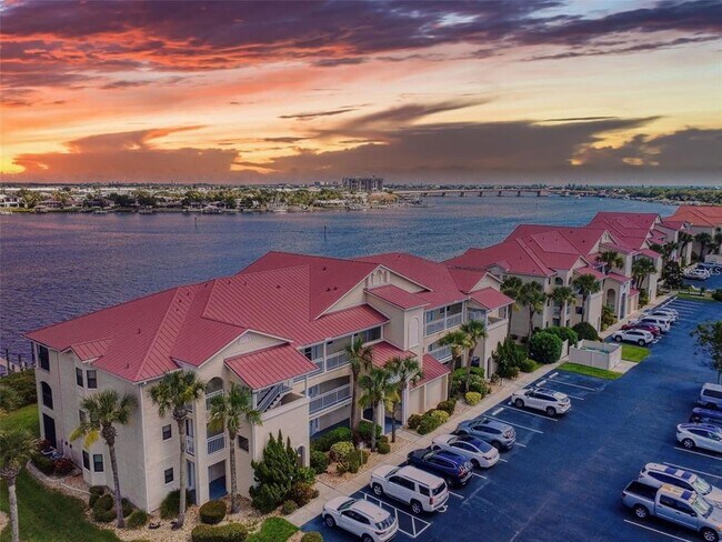 Building Photo - 438 Bouchelle Dr