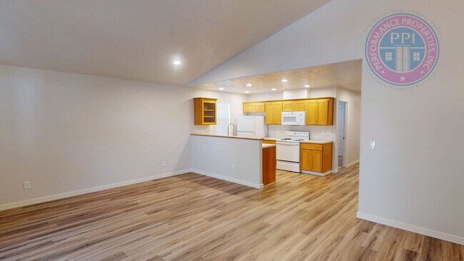 Building Photo - Quiet Living  In Sandy  on Cascadia Villag...