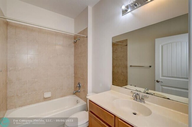 Building Photo - 4198 NW Burr Oak Ct