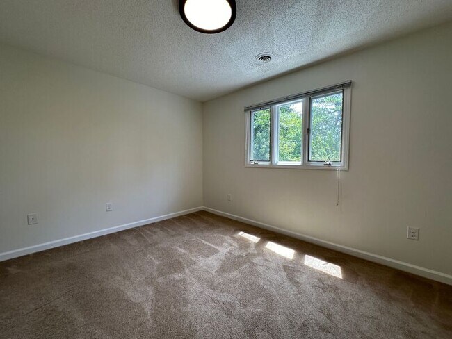 Building Photo - 112 Glenn Bridge Road